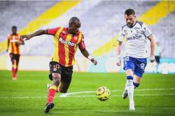 国际比赛日法甲焦点战，尼斯复出首秀，气氛紧张，年轻球员得到机会的简单介绍