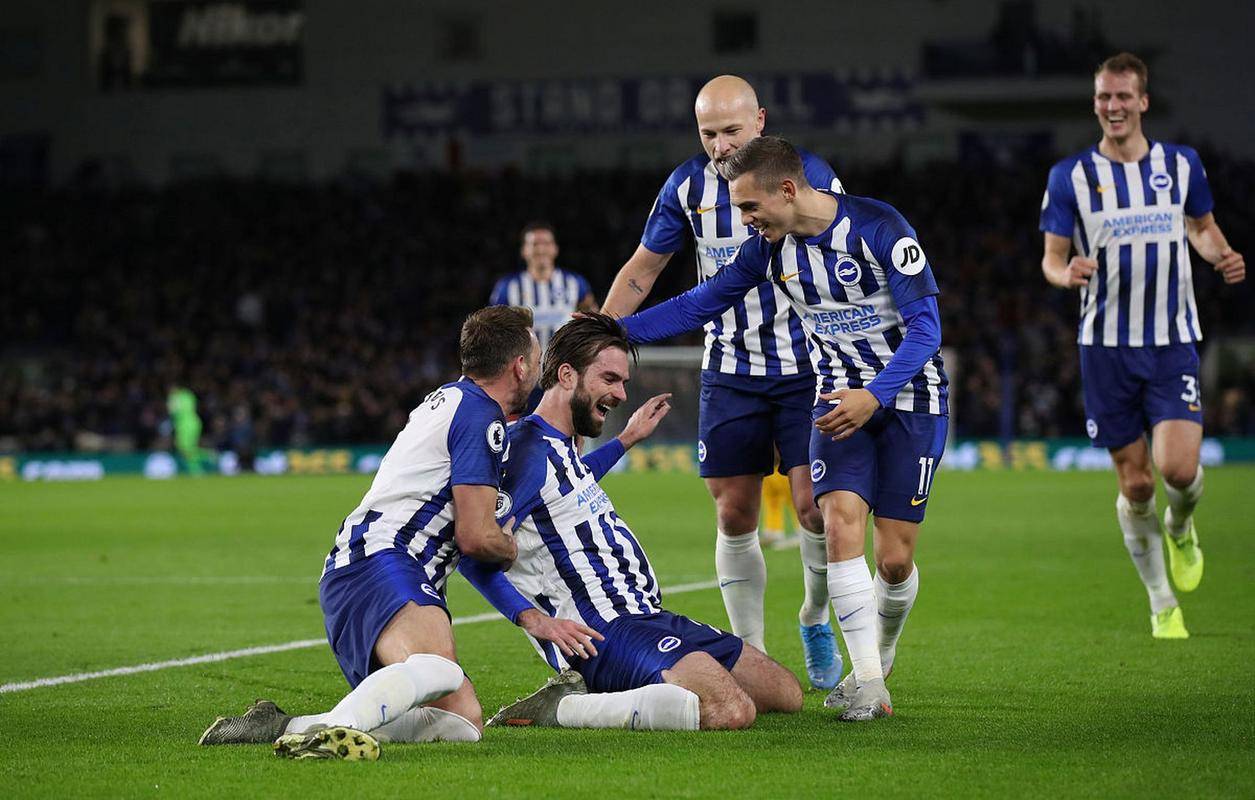 托特纳姆迎英超关键赛,转会期迎来里程碑,赛场秩序良好,临场指挥获称赞的简单介绍 托特纳姆迎英超关键赛,转会期迎来里程碑,赛场秩序良好,临场指挥获称赞的简单介绍