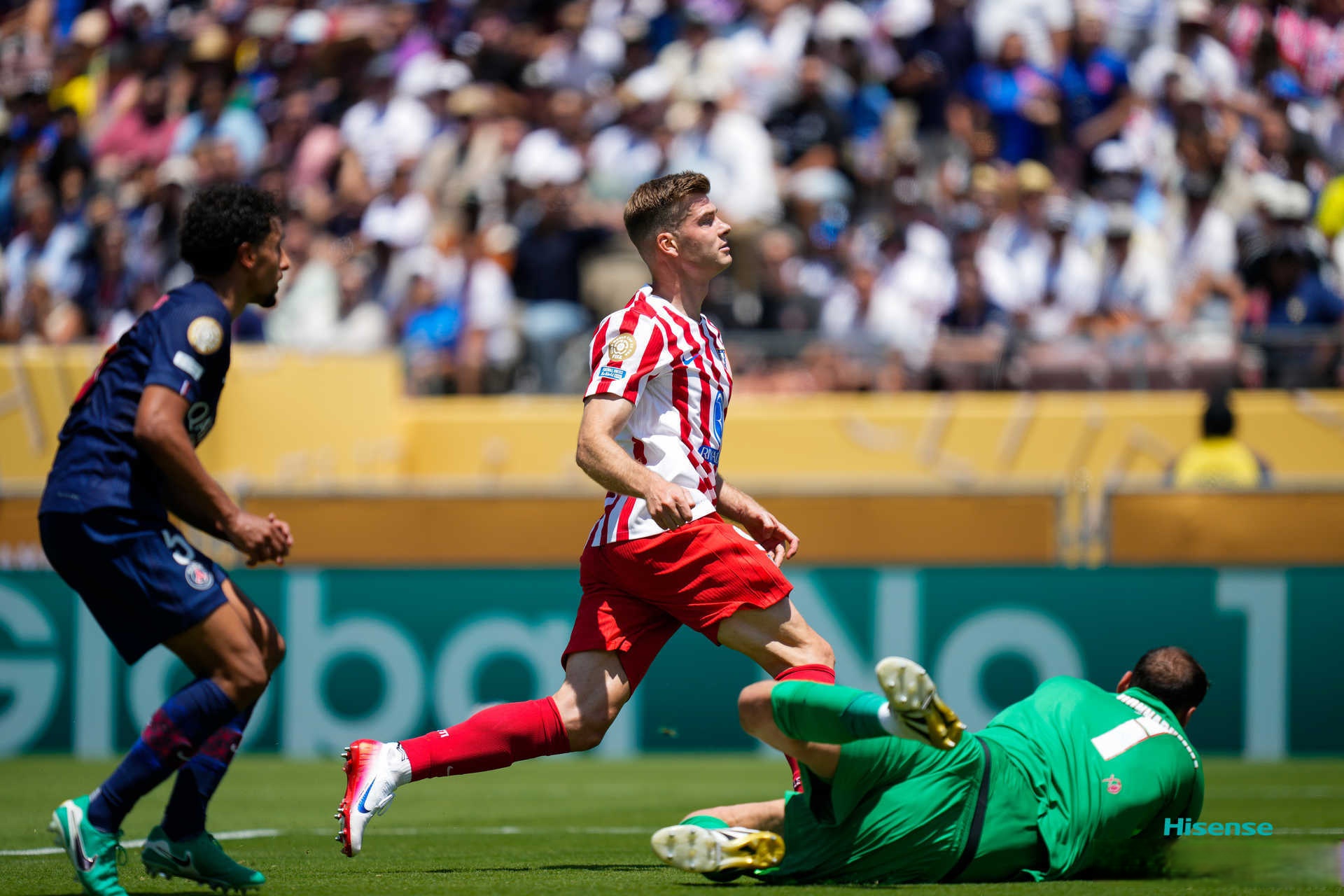 包含赛地聚焦：中超冲刺阶段热度飙升；巴塞罗那遗憾出局；目标明确；高层口径保持一致的词条