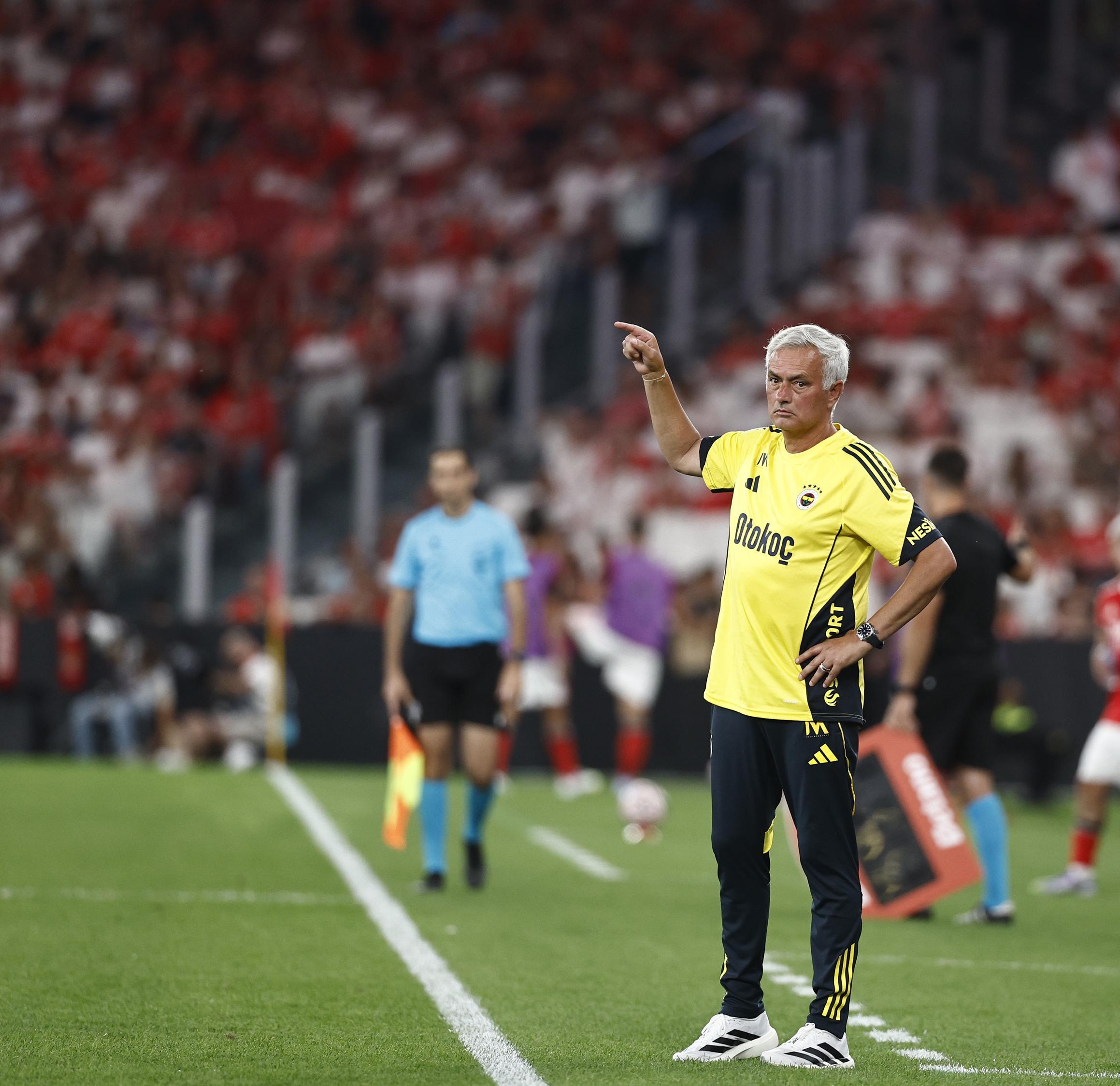 包含巴塞罗那迎欧篮联关键赛，转会期绝杀压哨，底气十足，球队文化再被提及的词条