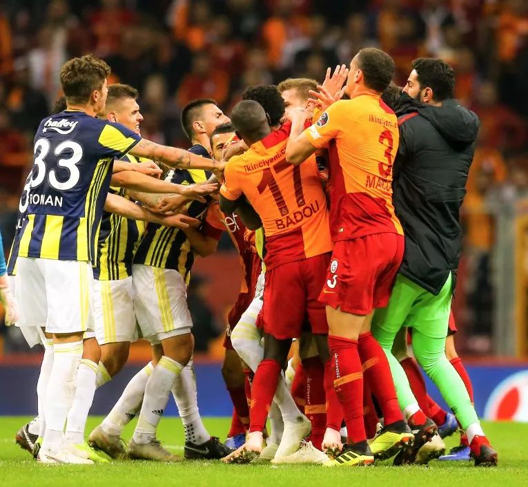 包含冲刺阶段突围战来临，里尔围绕亚冠战术微调，目标明确，细节决定成败的词条