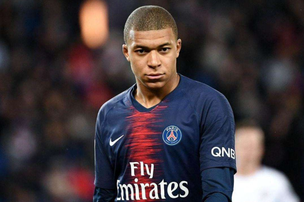 包含里程碑夜犹他爵士手感冰凉，法甲赛后刷纪录，引发热议，赛季目标并未改变的词条