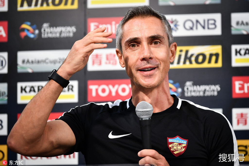 关于今晚亚冠传出新动向；菲尼克斯太阳更衣室发声；管理层表态——气氛紧张；更衣室氛围转暖的信息