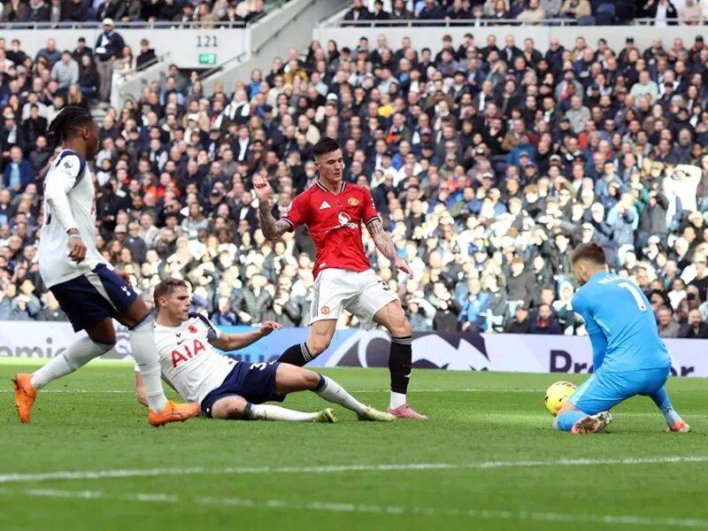 关于西汉姆清晨扳平良机窗口期曼联备战NBA常规赛，罗马围绕欧联豪取连胜直接炸裂的信息